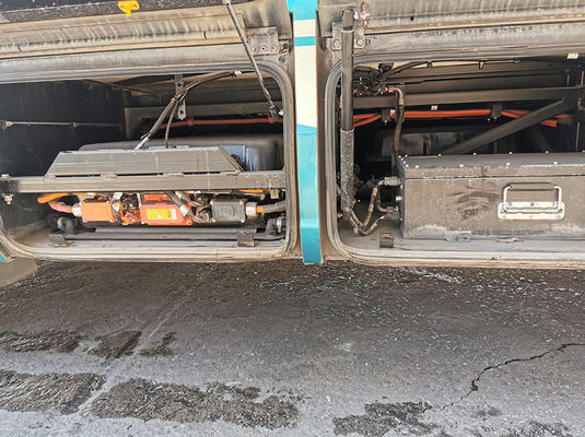 รถบัสหรู LHD มือสอง 31 ที่นั่ง พร้อมเครื่องส่งอัตโนมัติ