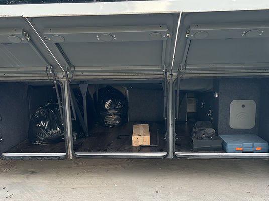 47 ที่นั่ง LHD รถบัสมือสอง รถบัสที่มีเครื่องยนต์ดีเซล