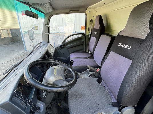 ขนาดกลาง Isuzu รถกระบะมือสอง 4X2 Drive ไดเซล รถกระบะมือสอง