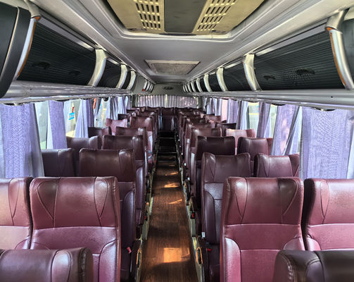Higer 54seats LHD Euro 5 รถบัสรถบัสมือสอง การขนส่งที่น่าเชื่อถือ รถบัสท่องเที่ยวมือสอง