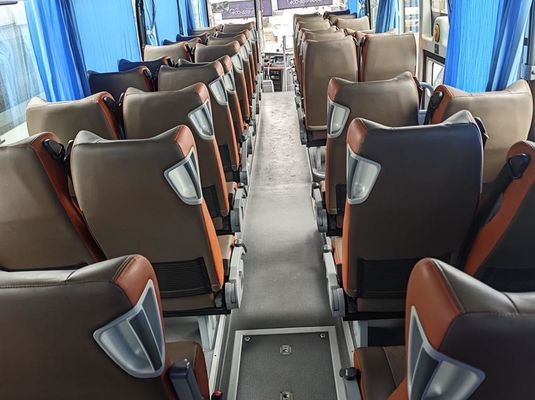 รถโดยสาร Yutong รถโดยสารดีเซลมือสอง รถโดยสารเครื่องยนต์ 220kW พลังงาน 50 ที่นั่ง รถโดยสารท่องเที่ยวมือสอง