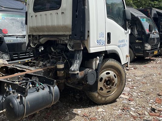 รถบรรทุก Isuzu มือสอง ELF รถบรรทุก 600p 700P 4X2 รถบรรทุกเบามือสอง 175hp เครื่องยนต์ดีเซล รถบรรทุก