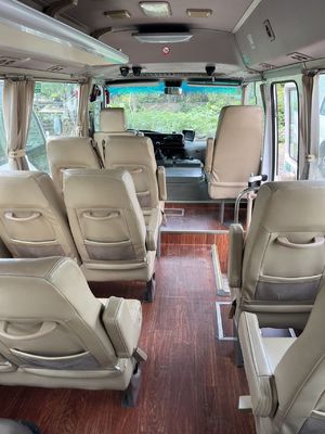 รถบัสดีเซลมือสอง 18 ที่นั่ง ระยะทาง 180,000 กิโลเมตร และประตูเดียว Golden Dragon