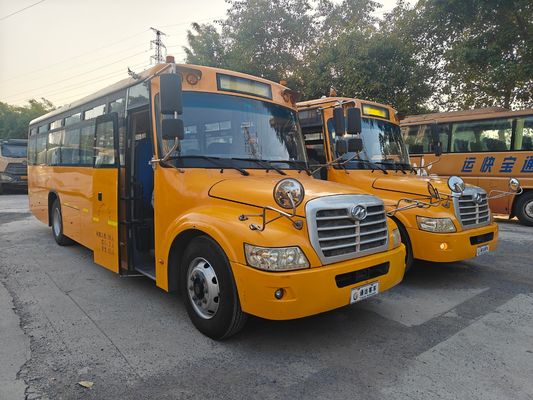 56 ที่นั่ง เครื่องยนต์ดีเซล LHD KLQ6106XQE4 Uesd รถบัสโรงเรียน ผลิตในจีน